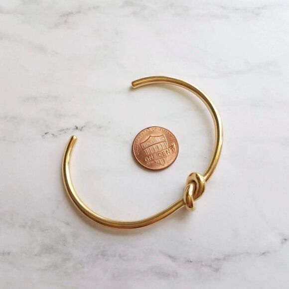 Gold Knot Bracelet  - Picture 5 of 14